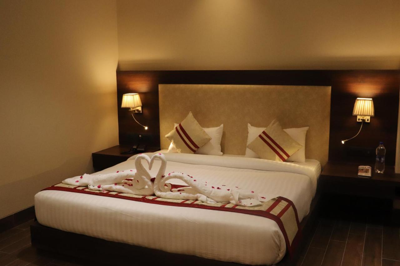 Hotel Grand Geeta ベアワル エクステリア 写真
