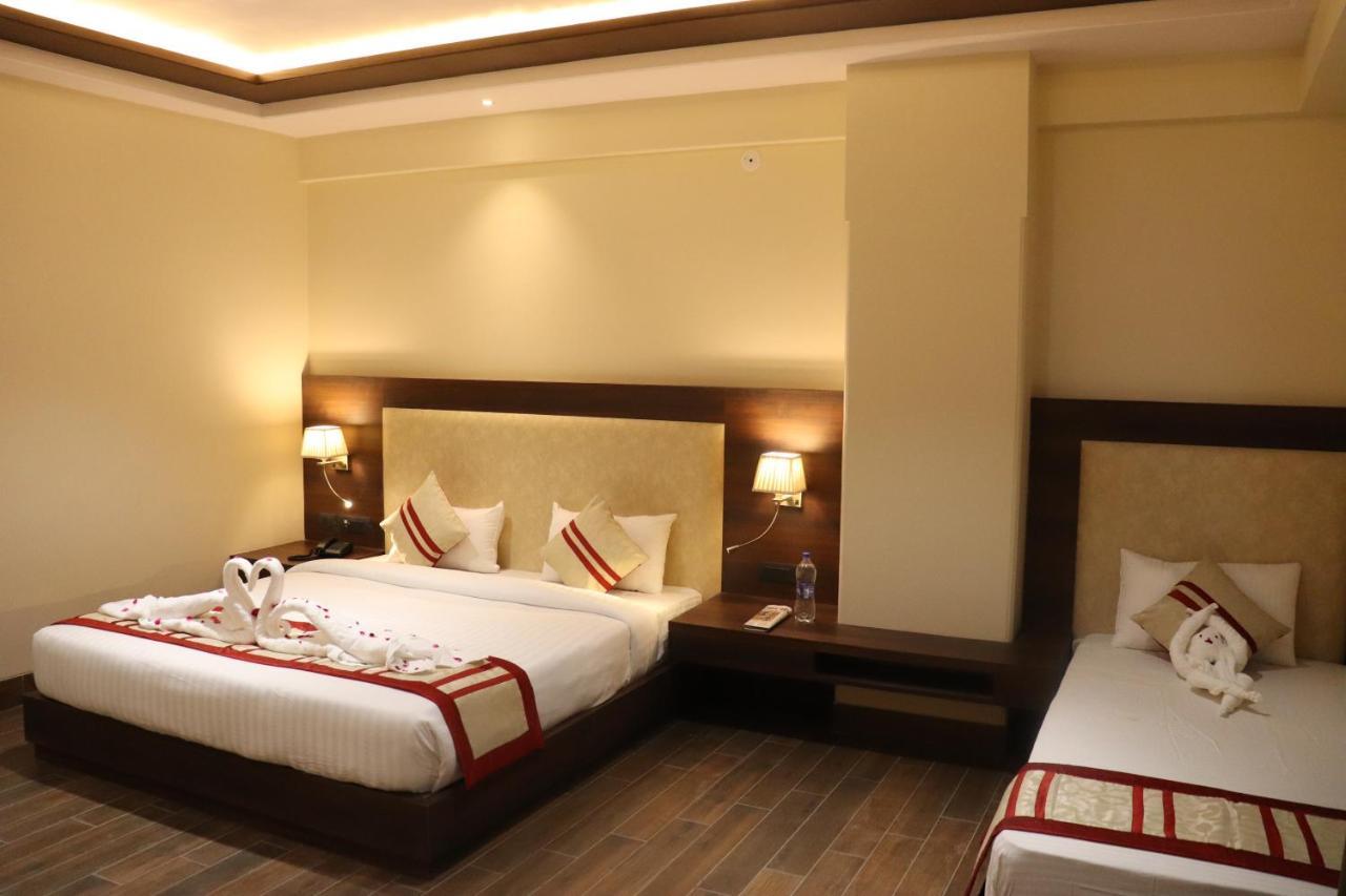 Hotel Grand Geeta ベアワル エクステリア 写真